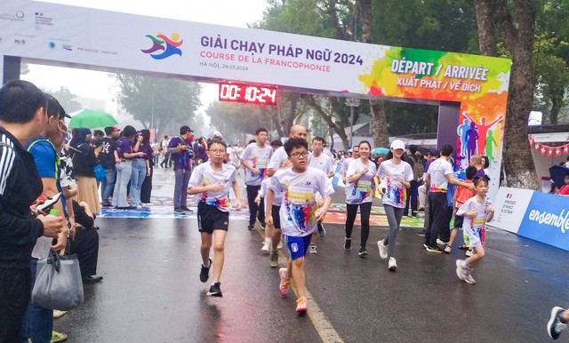 Hơn 1.800 người tham dự giải chạy quy mô lớn dành cho cộng đồng Pháp ngữ tại Việt Nam- Ảnh 1.