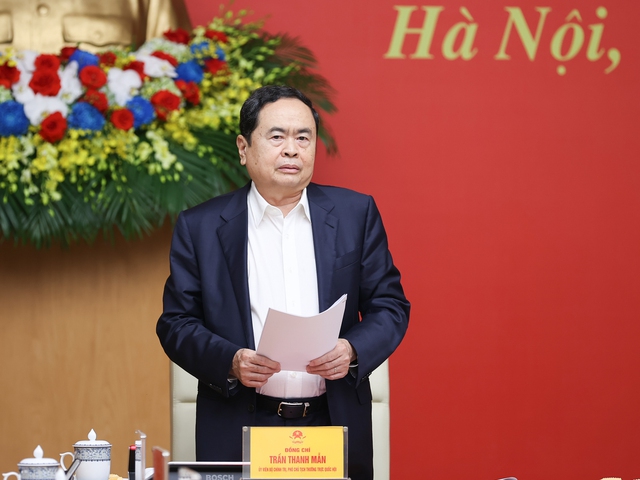 Thủ tướng Phạm Minh Chính chủ trì phiên họp Tiểu ban Kinh tế - xã hội Đại hội XIV của Đảng- Ảnh 2.