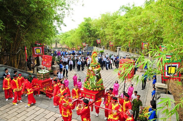 Giỗ Tổ Hùng Vương - Lễ hội Đền Hùng năm 2024 diễn ra từ mùng 1/3 đến hết mùng 10/3- Ảnh 1.
