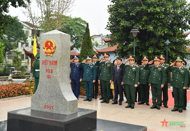 Giao lưu hữu nghị quốc phòng biên giới Việt Nam -Trung Quốc lần thứ 8- Ảnh 1.