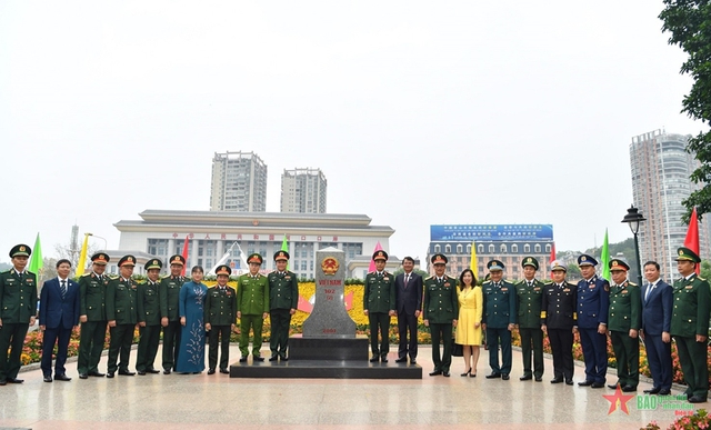 Giao lưu hữu nghị quốc phòng biên giới Việt Nam -Trung Quốc lần thứ 8- Ảnh 2.
