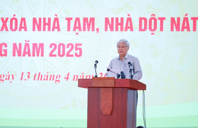 Chùm ảnh: Thủ tướng Phạm Minh Chính tham gia khởi công, đào móng nhà cho hộ nghèo- Ảnh 3.