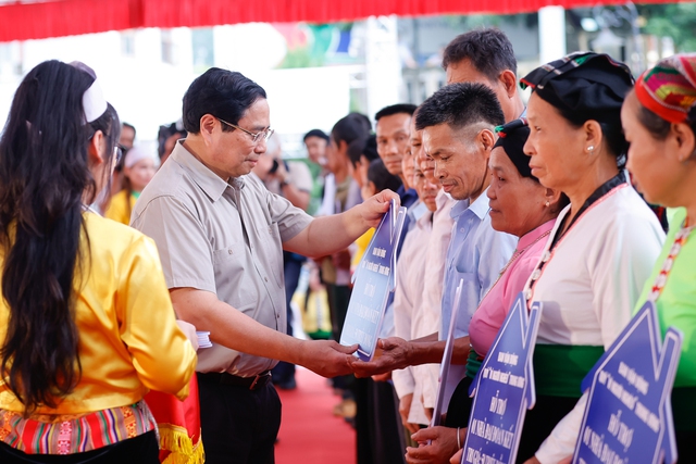 Chùm ảnh: Thủ tướng Phạm Minh Chính tham gia khởi công, đào móng nhà cho hộ nghèo- Ảnh 7.