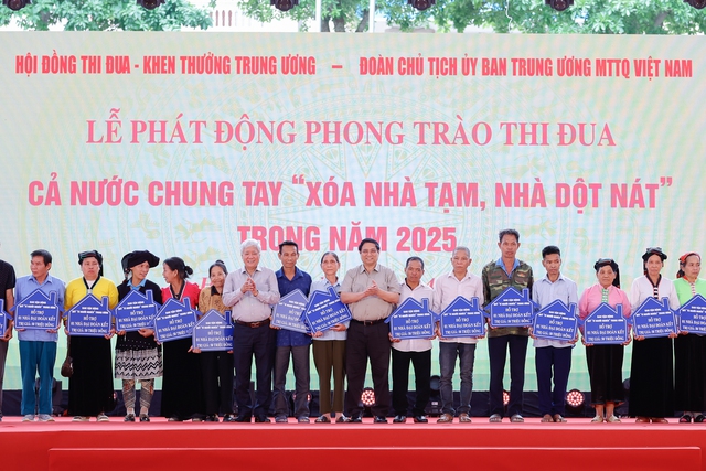 Chùm ảnh: Thủ tướng Phạm Minh Chính tham gia khởi công, đào móng nhà cho hộ nghèo- Ảnh 8.