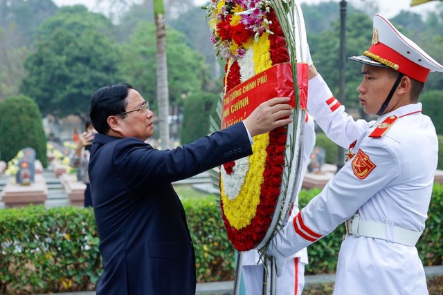 Thủ tướng dự gặp mặt, tri ân những người trực tiếp tham gia Chiến dịch Điện Biên Phủ- Ảnh 2.