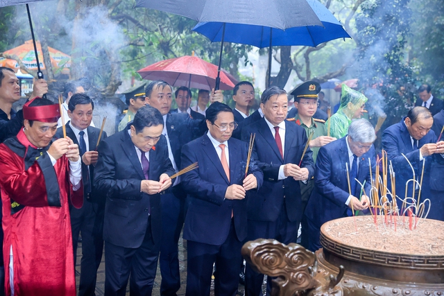 Thủ tướng Phạm Minh Chính dự lễ dâng hương ngày Giỗ Tổ Hùng Vương- Ảnh 4.