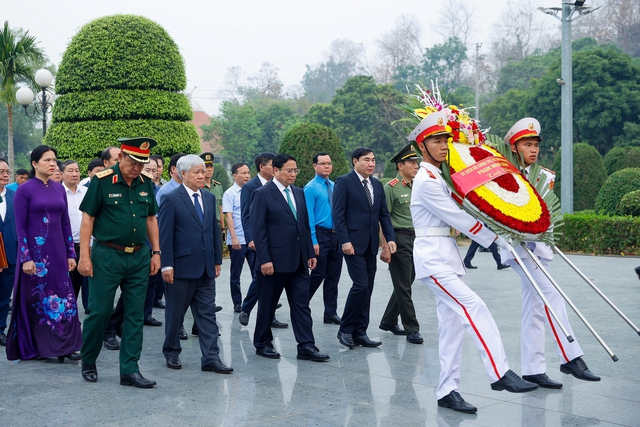 Thủ tướng dự gặp mặt, tri ân các chiến sĩ Điện Biên, thanh niên xung phong, dân công hỏa tuyến trực tiếp tham gia Chiến dịch Điện Biên Phủ- Ảnh 2.
