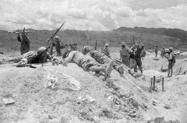 Kỷ niệm 70 năm Chiến thắng Điện Biên Phủ: Thi đua đánh tỉa quân địch tại mặt trận- Ảnh 1.