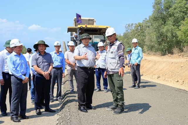 Thủ tướng yêu cầu thông tuyến cao tốc từ Quảng Ngãi tới TPHCM trong năm 2025- Ảnh 8.