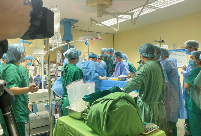 Lần đầu tiên lấy tạng từ người cho chết não tại bệnh viện tuyến tỉnh- Ảnh 1.