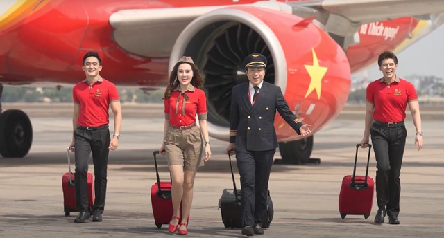 Những chuyến bay Vietjet rực rỡ cờ đỏ sao vàng 
- Ảnh 3.