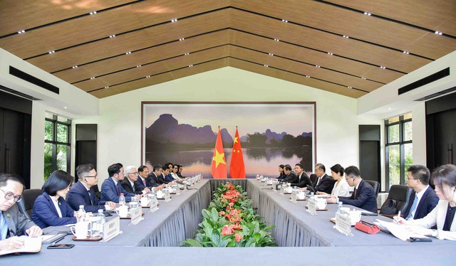 Bộ trưởng Bộ Ngoại giao Bùi Thanh Sơn hội đàm với Bộ trưởng Ngoại giao Trung Quốc Vương Nghị- Ảnh 2.