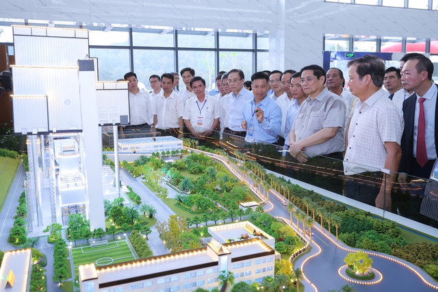 Thủ tướng khảo sát, dự lễ khởi công, khánh thành 4 dự án trọng điểm tại Thừa Thiên Huế- Ảnh 6.
