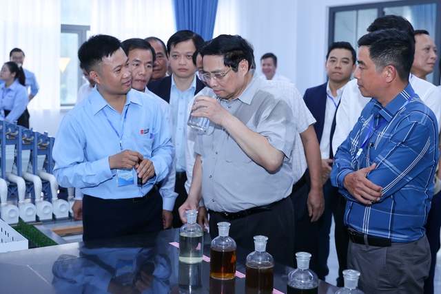 Thủ tướng khảo sát, dự lễ khởi công, khánh thành 4 dự án trọng điểm tại Thừa Thiên Huế- Ảnh 7.