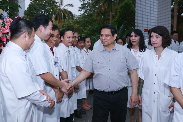 Thủ tướng khảo sát, dự lễ khởi công, khánh thành 4 dự án trọng điểm tại Thừa Thiên Huế- Ảnh 13.