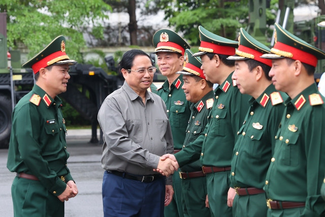 Thủ tướng Phạm Minh Chính làm việc với Viettel về công nghiệp quốc phòng công nghệ cao- Ảnh 1.