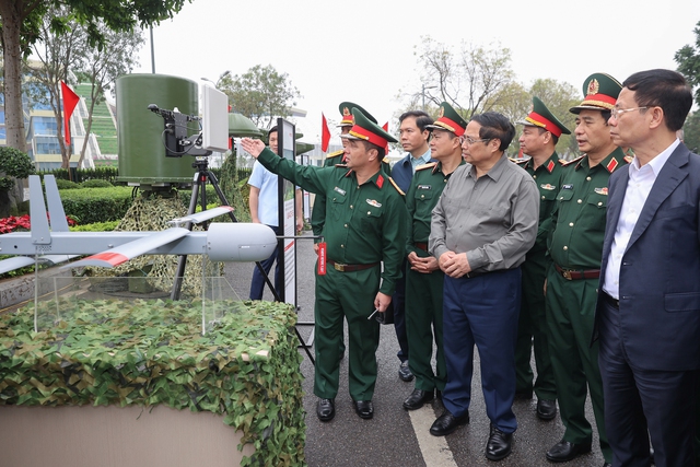Thủ tướng Phạm Minh Chính làm việc với Viettel về công nghiệp quốc phòng công nghệ cao- Ảnh 3.