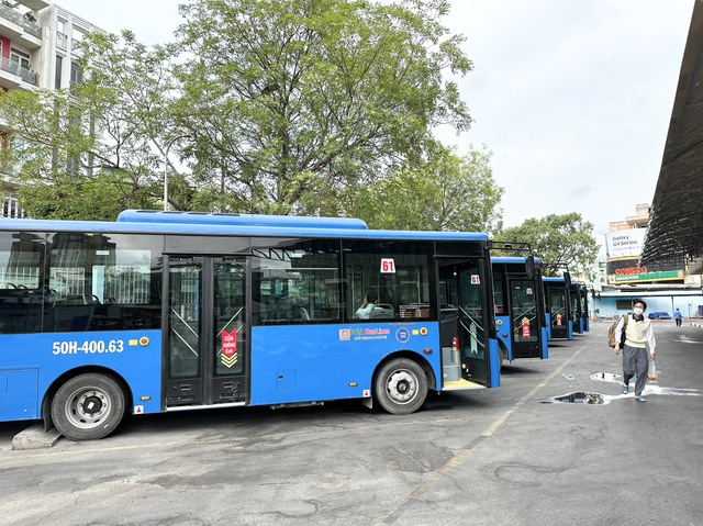 Công ty Phương Trang cam kết cung ứng đủ xe buýt thuần điện 100% cho TPHCM- Ảnh 1.