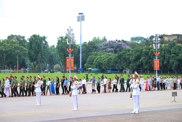 Lãnh đạo Đảng, Nhà nước viếng Chủ tịch Hồ Chí Minh và các Anh hùng liệt sĩ- Ảnh 8.