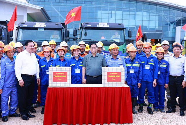 Thủ tướng phát lệnh khởi công mở rộng nhà ga T2 sân bay Nội Bài- Ảnh 8.