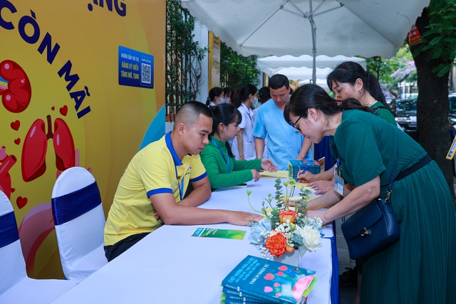 Thủ tướng Phạm Minh Chính đăng ký hiến tạng, kêu gọi mọi người dân tình nguyện đăng ký hiến tạng- Ảnh 9.