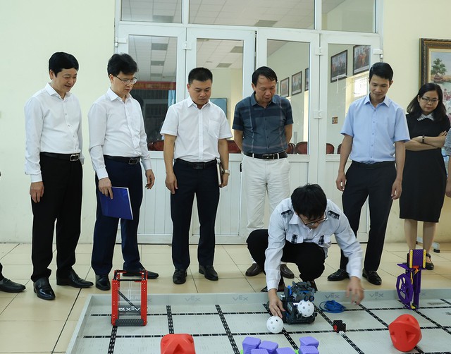 Bắc Giang phát động cuộc thi Robocon lần thứ nhất năm 2024- Ảnh 1.