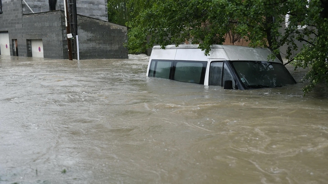 Hình ảnh lũ lụt hiếm thấy tại châu Âu- Ảnh 6.