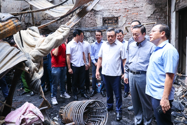 Khẩn trương chăm sóc, hỗ trợ tối đa người bị nạn trong vụ cháy nhà trọ ở Hà Nội- Ảnh 1.
