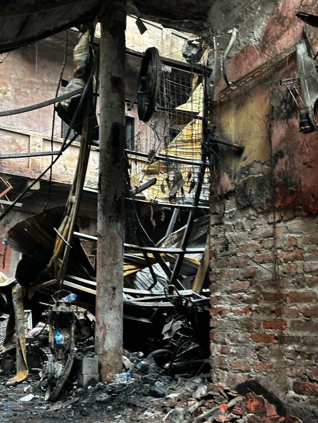 Khẩn trương chăm sóc, hỗ trợ tối đa người bị nạn trong vụ cháy nhà trọ ở Hà Nội- Ảnh 9.