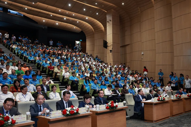 TỔNG THUẬT: Thủ tướng Phạm Minh Chính dự Diễn đàn nâng cao năng suất lao động quốc gia năm 2024- Ảnh 1.