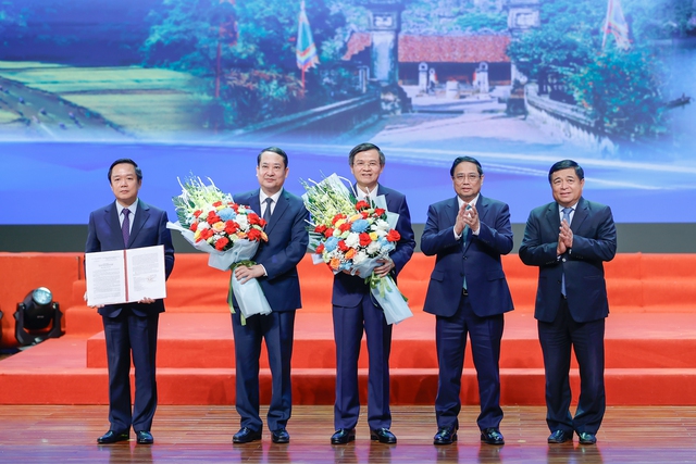 Thủ tướng chỉ rõ những 'tài sản vô giá' để Ninh Bình bứt phá, phát triển nhanh, bền vững- Ảnh 4.