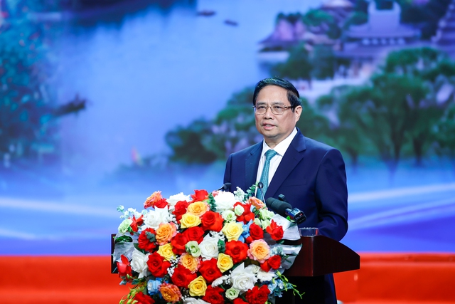 Thủ tướng chỉ rõ những 'tài sản vô giá' để Ninh Bình bứt phá, phát triển nhanh, bền vững- Ảnh 5.
