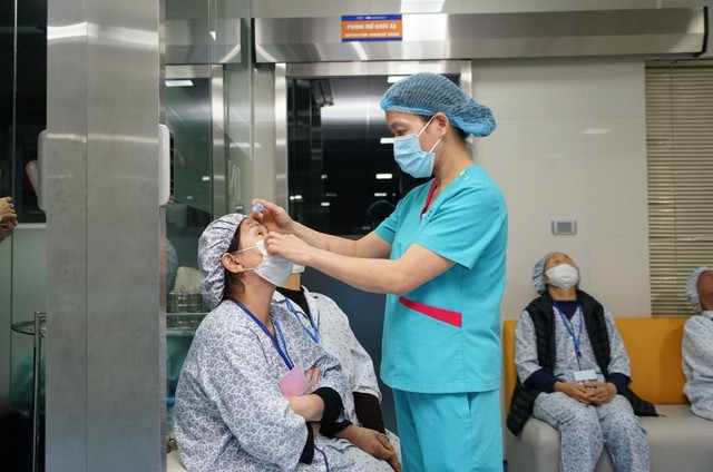 Bệnh viện Mắt Quốc tế DND - Hành trình 14 năm vì mắt sáng cho người cao tuổi- Ảnh 1.