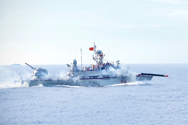 Hải quân nhân dân Việt Nam - 69 năm hành trình giữ biển- Ảnh 3.