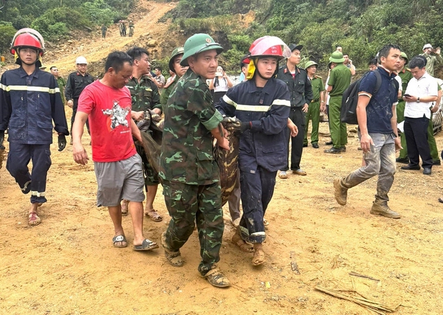 Thủ tướng Chính phủ yêu cầu tập trung khắc phục hậu quả sự cố sạt lở đất tại Kỳ Liên (Hà Tĩnh)- Ảnh 1.