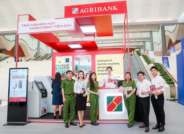 Agribank trình diễn 6 dịch vụ vượt trội tại sự kiện Chuyển đổi số ngân hàng- Ảnh 3.