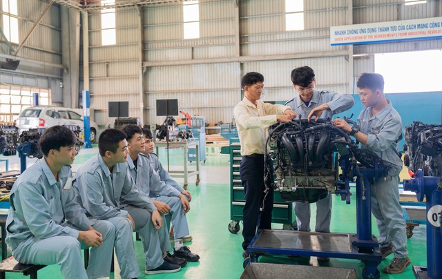 Phát triển đội ngũ nhân sự công nghiệp thế hệ mới- Ảnh 2. Phát triển đội ngũ nhân sự công nghiệp thế hệ mới- Ảnh 2.