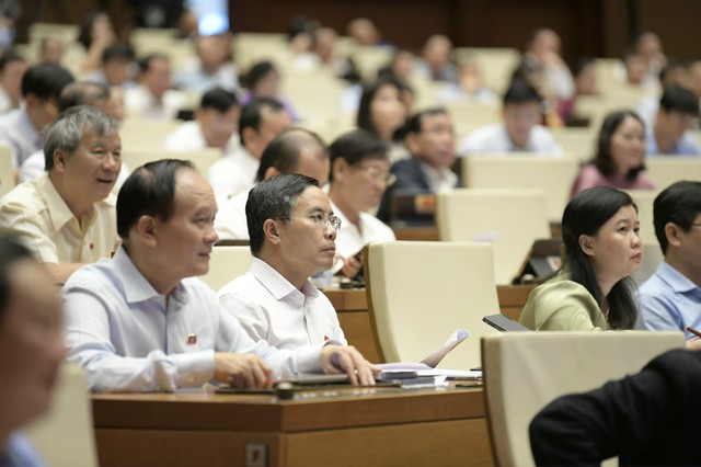 Phó Thủ tướng Trần Hồng Hà: Kiểm soát được lạm phát, khoan thư sức dân và thúc đẩy tăng trưởng- Ảnh 3.