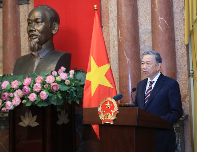 Chủ tịch nước trao Quyết định bổ nhiệm tân Phó Thủ tướng Chính phủ và Bộ trưởng Bộ Công an- Ảnh 4. Chủ tịch nước trao Quyết định bổ nhiệm tân Phó Thủ tướng Chính phủ và Bộ trưởng Bộ Công an- Ảnh 4.