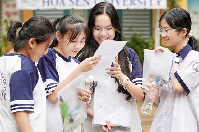 Kỳ thi tuyển sinh vào lớp 10 tại các địa phương: An toàn, thuận lợi, đề thi vừa sức- Ảnh 2.