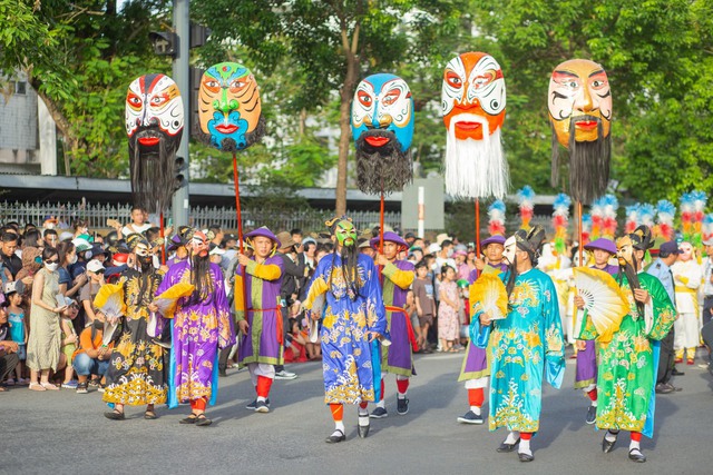 Lễ hội đường phố 'Sắc màu văn hoá' khuấy động Cố đô Huế- Ảnh 3.