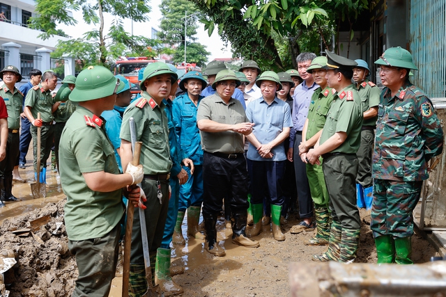 Chùm ảnh: Thủ tướng Phạm Minh Chính chỉ đạo ứng phó, khắc phục hậu quả mưa lũ, thiên tai tại Yên Bái- Ảnh 12.