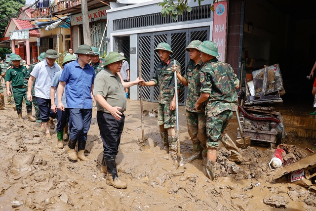 Chùm ảnh: Thủ tướng Phạm Minh Chính chỉ đạo ứng phó, khắc phục hậu quả mưa lũ, thiên tai tại Yên Bái- Ảnh 10.