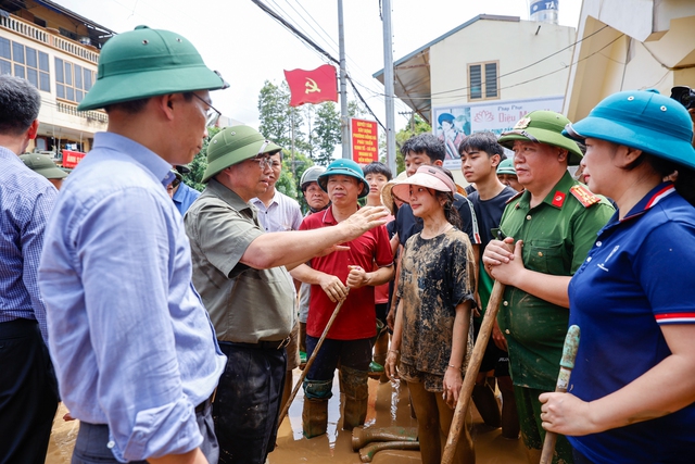 Chùm ảnh: Thủ tướng Phạm Minh Chính chỉ đạo ứng phó, khắc phục hậu quả mưa lũ, thiên tai tại Yên Bái- Ảnh 6.