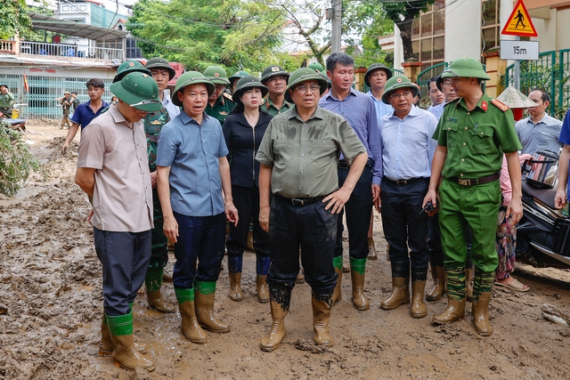 Chùm ảnh: Thủ tướng Phạm Minh Chính chỉ đạo ứng phó, khắc phục hậu quả mưa lũ, thiên tai tại Yên Bái- Ảnh 3.