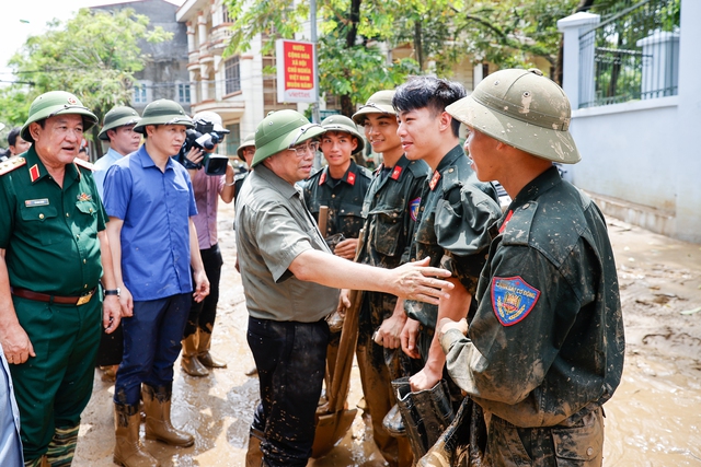 Chùm ảnh: Thủ tướng Phạm Minh Chính chỉ đạo ứng phó, khắc phục hậu quả mưa lũ, thiên tai tại Yên Bái- Ảnh 11.