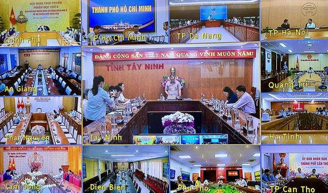 Phiên họp được kết nối trực tuyến từ trụ sở Chính phủ tới các địa phương - Ảnh: VGP/Nhật Bắc