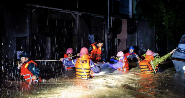 Gia Lai, Đắk Lắk mưa cực đại, hàng nghìn hộ dân phải di dời khẩn cấp- Ảnh 1.