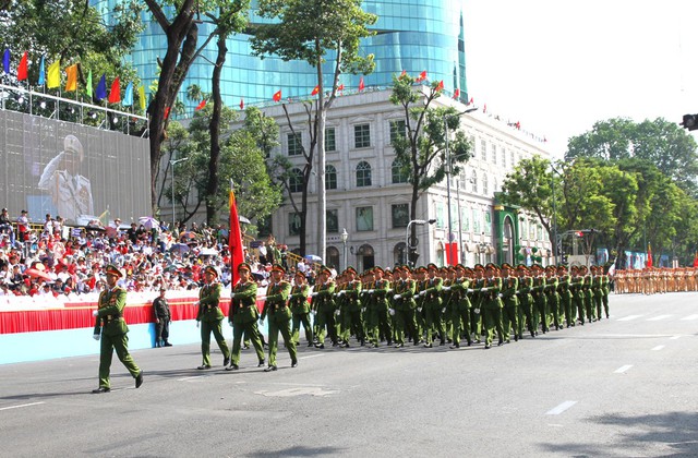 Tổng duyệt diễu binh, diễu hành kỷ niệm 50 năm Ngày Giải phóng miền Nam, thống nhất đất nước- Ảnh 9.