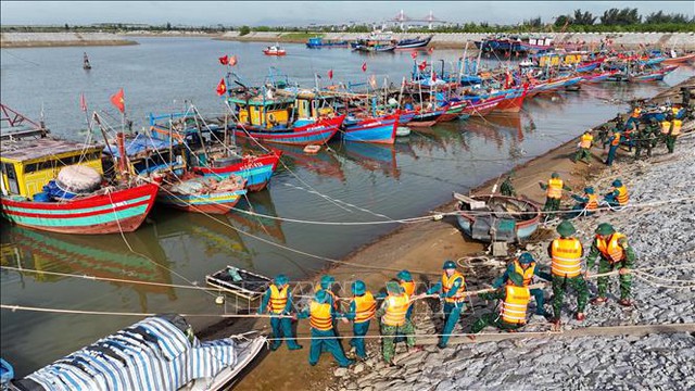 Tập trung triển khai quyết liệt các biện pháp ứng phó khẩn cấp với bão số 5 - Ảnh 1.